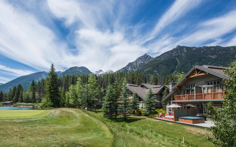 Lone Wolf Chalet Panorama Mountain - Panorama, Canada
