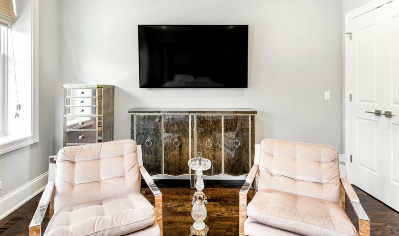 Hot Home in Wicker Park - Chicago, Illinois