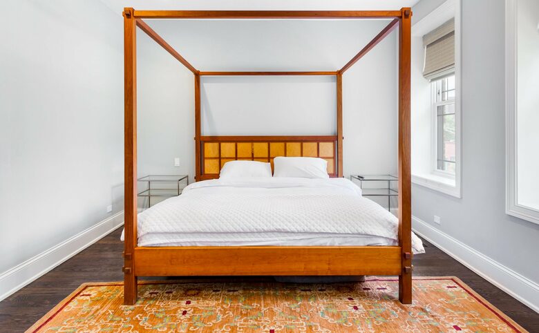 Hot Home in Wicker Park - Chicago, Illinois