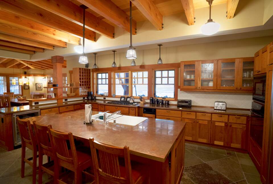 Forested Tahoe Mountain Lodge - Truckee, California