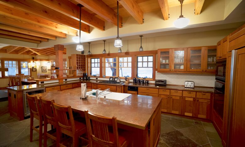 Forested Tahoe Mountain Lodge - Truckee, California