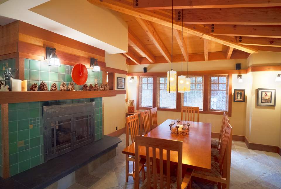 Forested Tahoe Mountain Lodge - Truckee, California