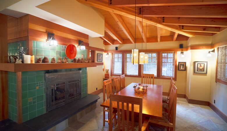 Forested Tahoe Mountain Lodge - Truckee, California