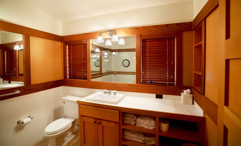 Forested Tahoe Mountain Lodge - Truckee, California