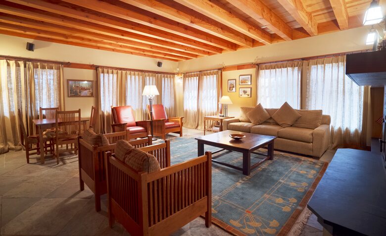 Forested Tahoe Mountain Lodge - Truckee, California