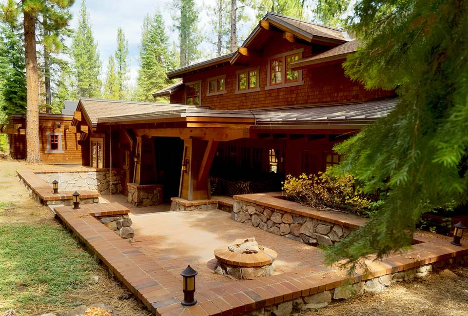 Forested Tahoe Mountain Lodge - Truckee, California