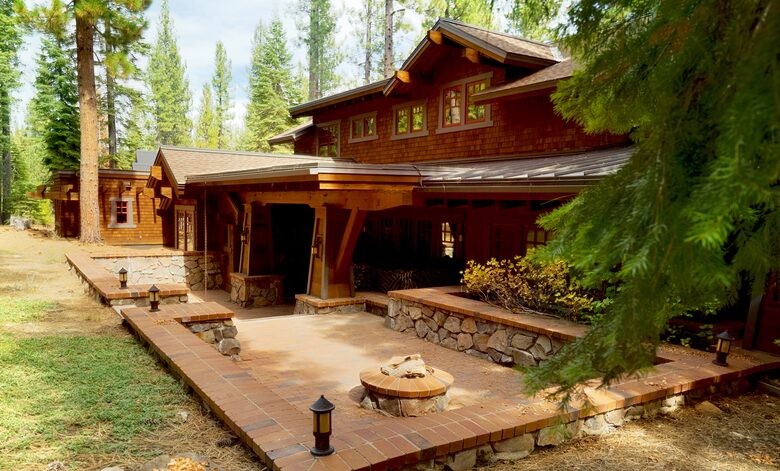 Forested Tahoe Mountain Lodge - Truckee, California