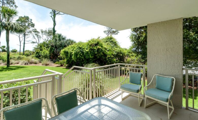 Relax and enjoy ocean front villa , private covered patio, 1st floor, no stairs - Hilton Head, South Carolina
