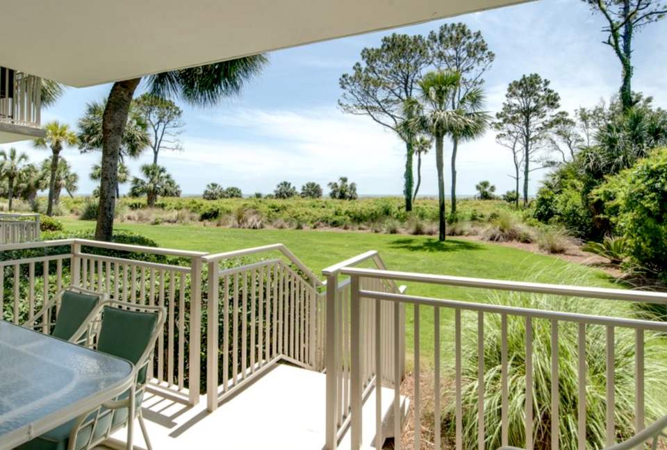 Relax and enjoy ocean front villa , private covered patio, 1st floor, no stairs - Hilton Head, South Carolina