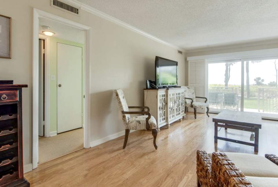 Relax and enjoy ocean front villa , private covered patio, 1st floor, no stairs - Hilton Head, South Carolina