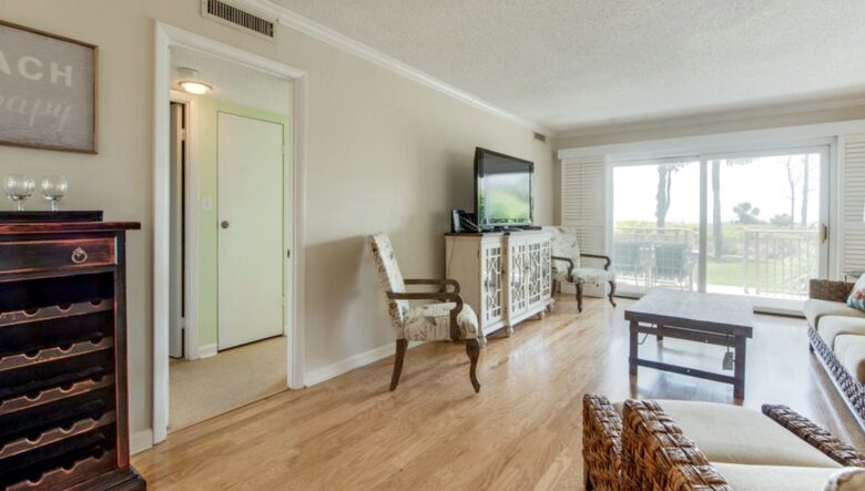 Relax and enjoy ocean front villa , private covered patio, 1st floor, no stairs - Hilton Head, South Carolina