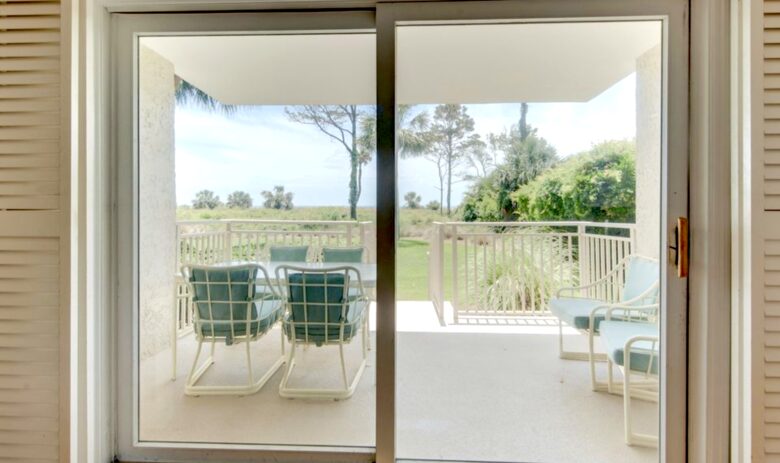 Relax and enjoy ocean front villa , private covered patio, 1st floor, no stairs - Hilton Head, South Carolina