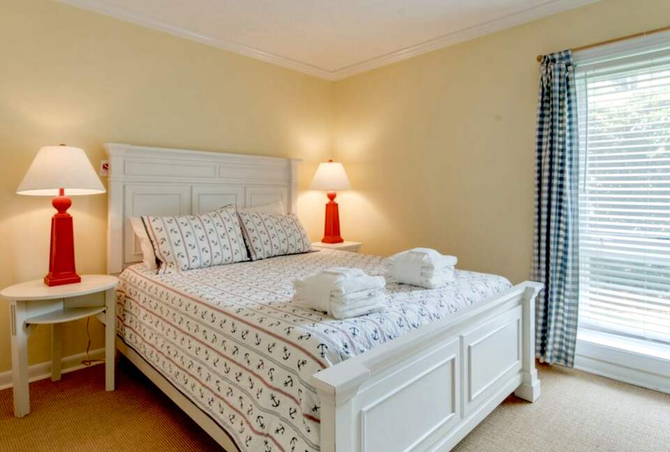 Relax and enjoy ocean front villa , private covered patio, 1st floor, no stairs - Hilton Head, South Carolina