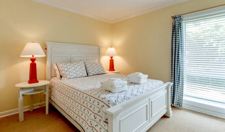 Relax and enjoy ocean front villa , private covered patio, 1st floor, no stairs - Hilton Head, South Carolina