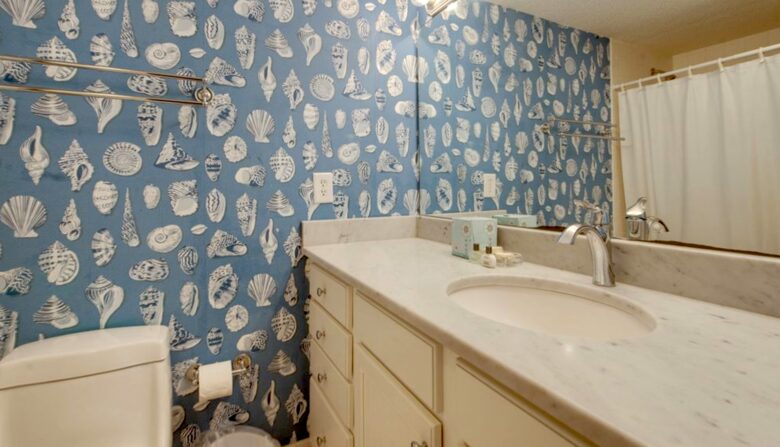 Relax and enjoy ocean front villa , private covered patio, 1st floor, no stairs - Hilton Head, South Carolina