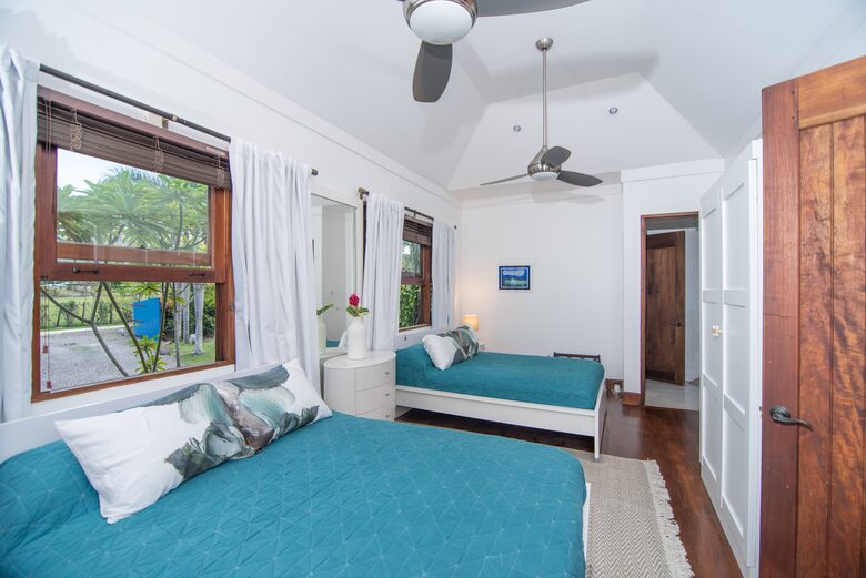 Ocean Front Caribbean Sea Villa - Brown Shuggah (Ocho Rios) - Llandovery Estate, Jamaica