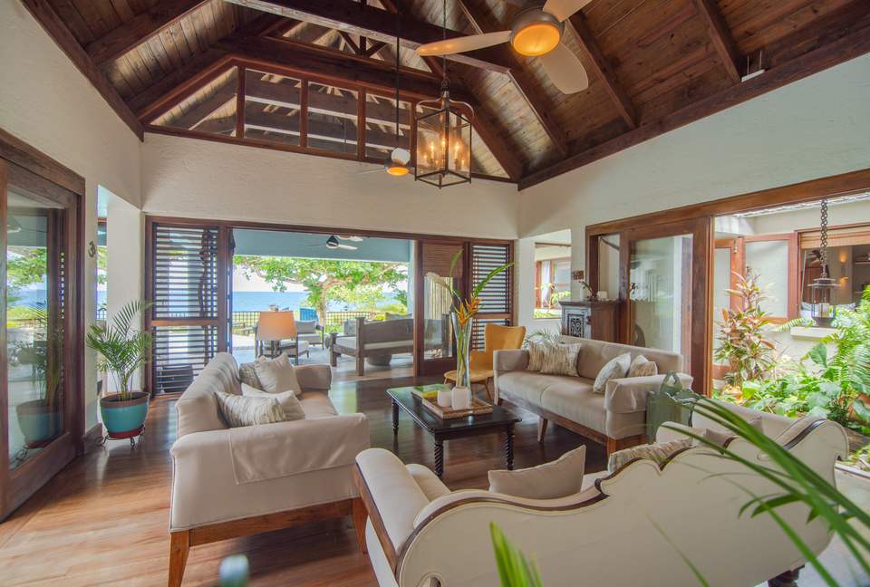 Ocean Front Caribbean Sea Villa - Brown Shuggah (Ocho Rios) - Llandovery Estate, Jamaica