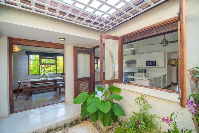 Ocean Front Caribbean Sea Villa - Brown Shuggah (Ocho Rios) - Llandovery Estate, Jamaica