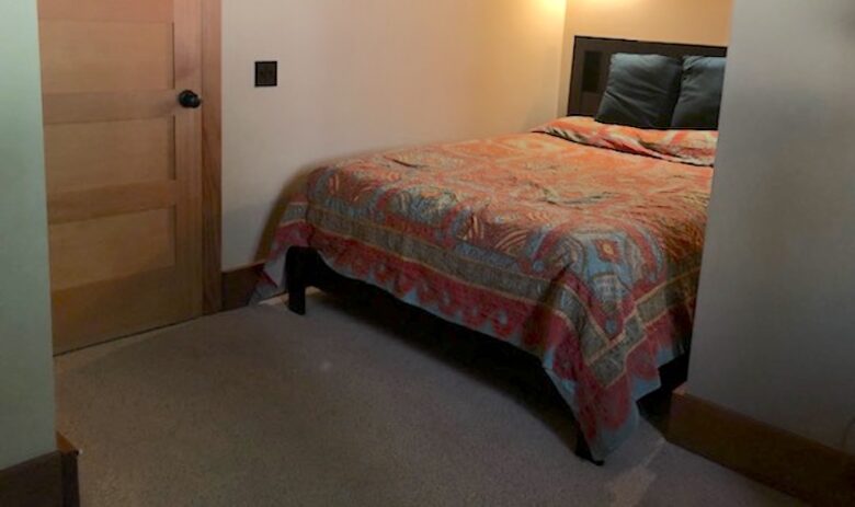 Forested Tahoe Mountain Lodge - Truckee, California