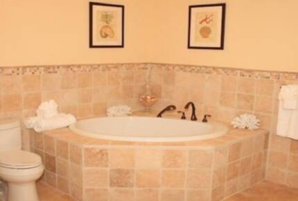 Jimmy Johnson's Fisherman's Cove - 3 Bedroom - Key Largo, Florida