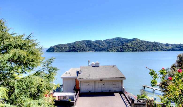 Waterfront Apartment: A Ferry Away From San Francisco! - Tiburon, California