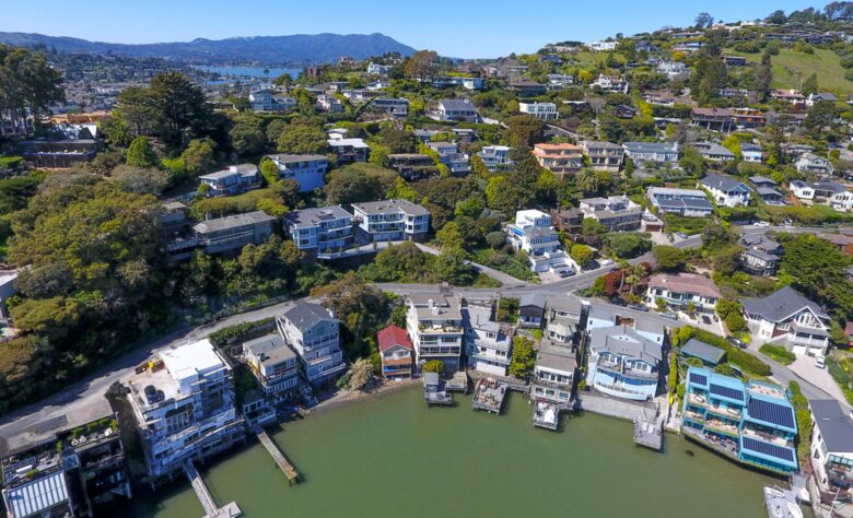 Waterfront Apartment: A Ferry Away From San Francisco! - Tiburon, California