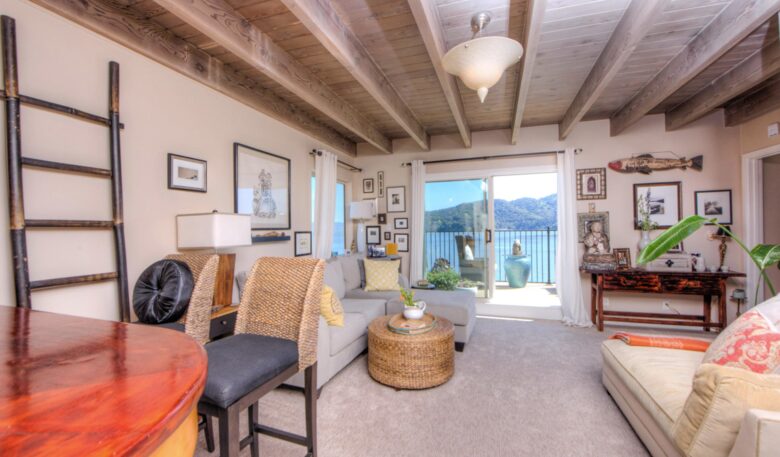 Waterfront Apartment: A Ferry Away From San Francisco! - Tiburon, California
