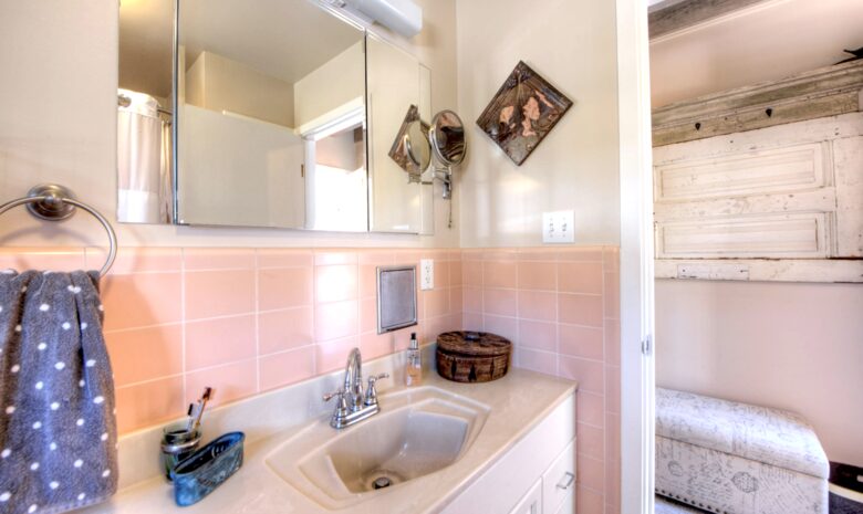 Waterfront Apartment: A Ferry Away From San Francisco! - Tiburon, California