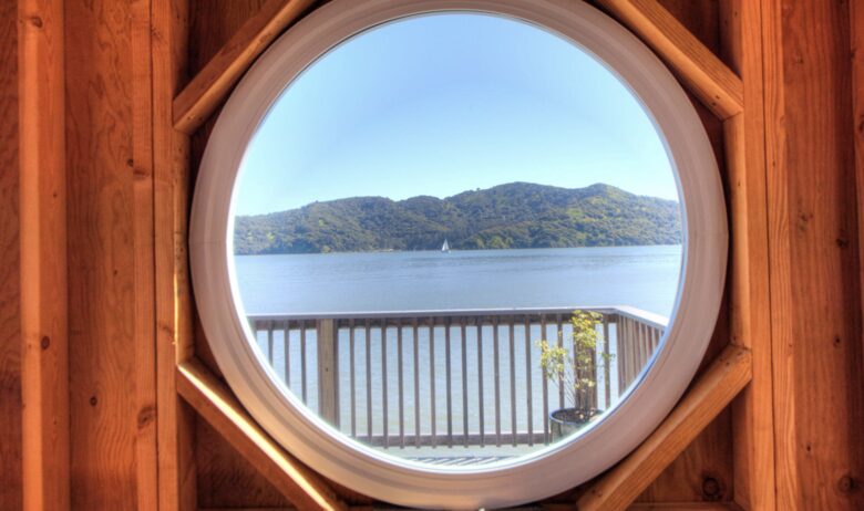 Waterfront Apartment: A Ferry Away From San Francisco! - Tiburon, California