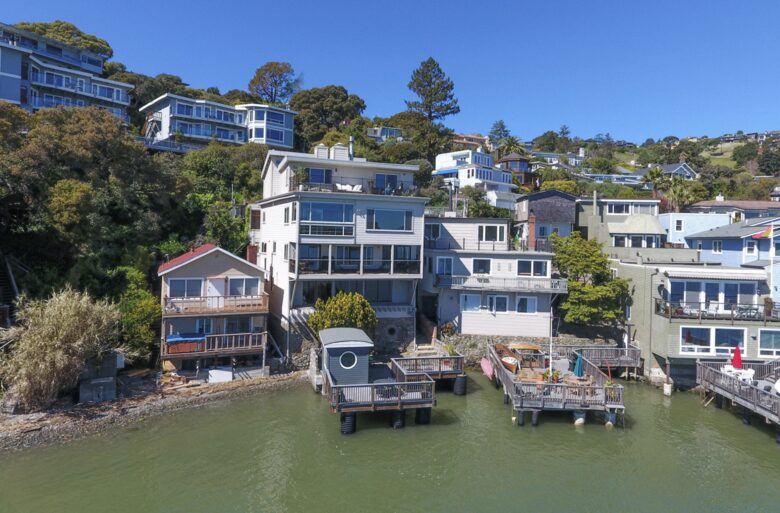 Waterfront Apartment: A Ferry Away From San Francisco! - Tiburon, California