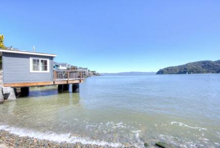 Waterfront Apartment: A Ferry Away From San Francisco! - Tiburon, California