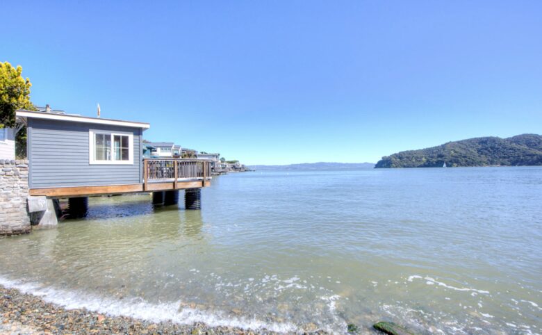 Waterfront Apartment: A Ferry Away From San Francisco! - Tiburon, California