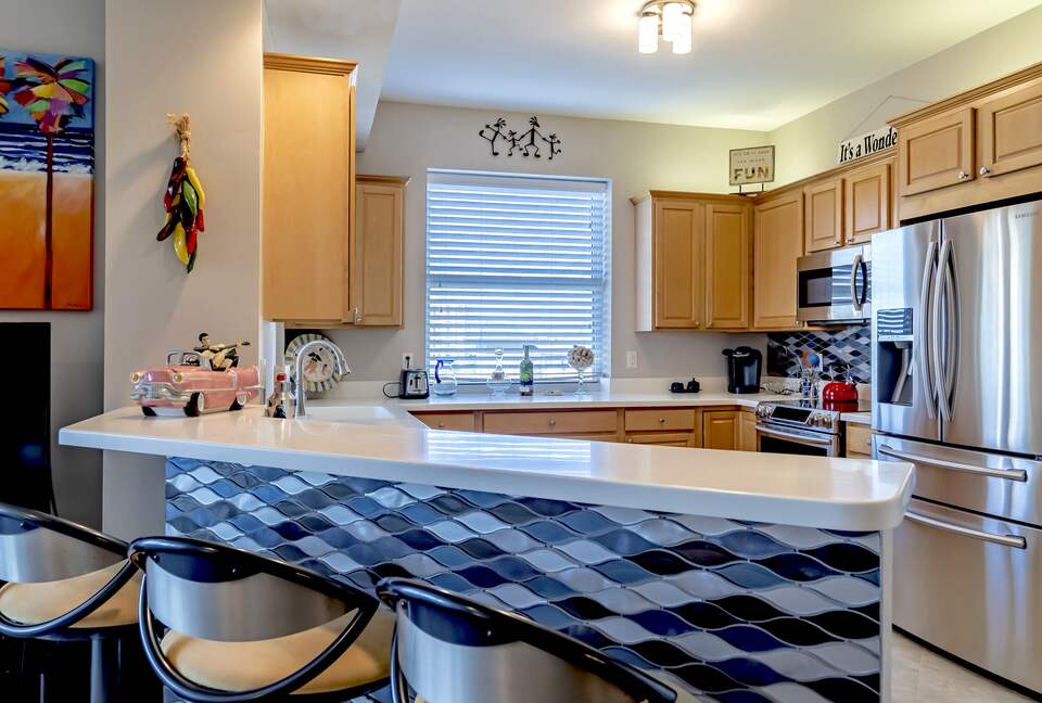 Rare 3 bed, 3 bath condo walkable to the Best Beach in Naples! - Naples, Florida