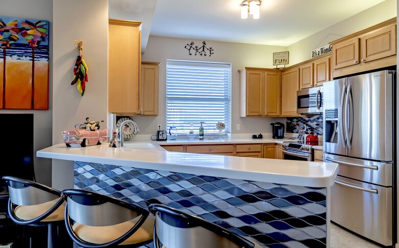 Rare 3 bed, 3 bath condo walkable to the Best Beach in Naples! - Naples, Florida