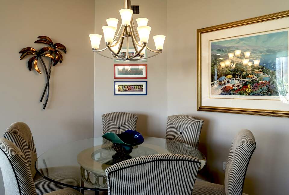 Rare 3 bed, 3 bath condo walkable to the Best Beach in Naples! - Naples, Florida