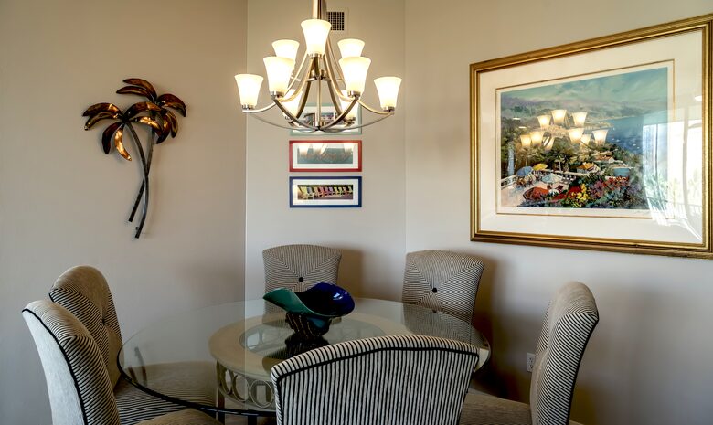 Rare 3 bed, 3 bath condo walkable to the Best Beach in Naples! - Naples, Florida