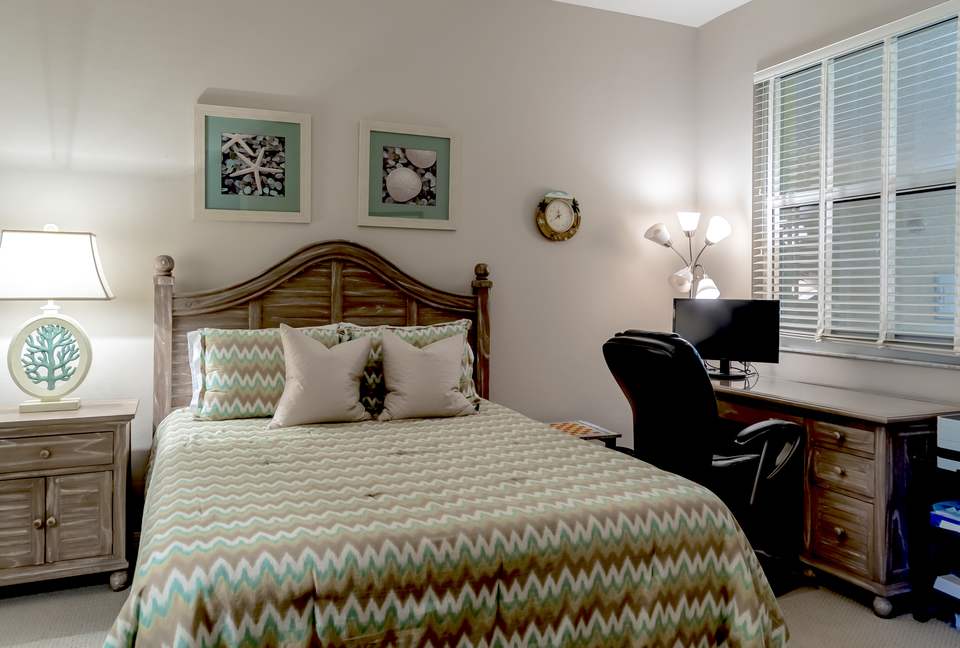 Rare 3 bed, 3 bath condo walkable to the Best Beach in Naples! - Naples, Florida