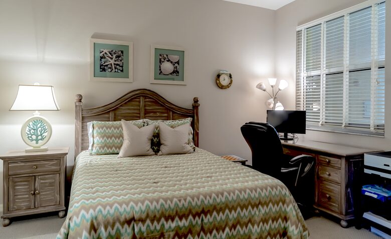 Rare 3 bed, 3 bath condo walkable to the Best Beach in Naples! - Naples, Florida