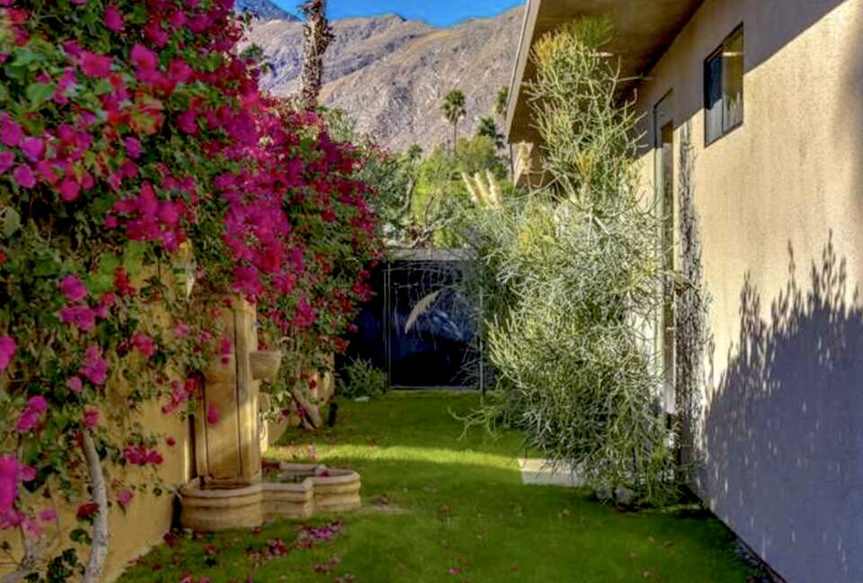 Modern Desert Townhome - Palm Springs, California