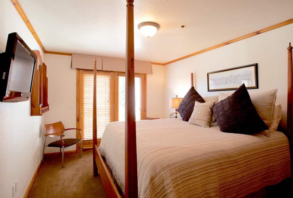 Swiss-Themed Luxurious Townhome - Midway, Utah