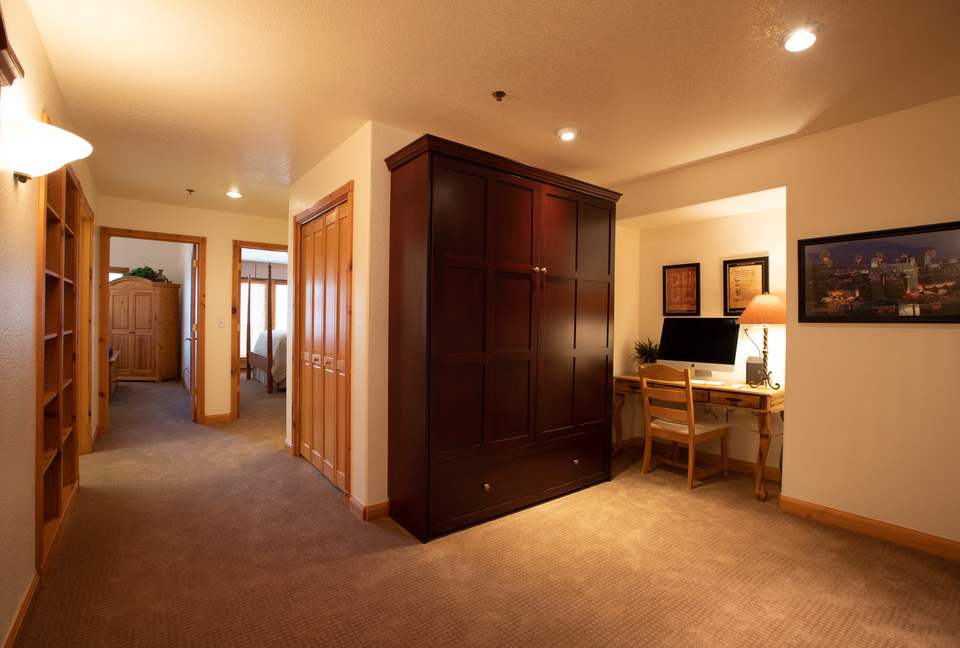 Swiss-Themed Luxurious Townhome - Midway, Utah