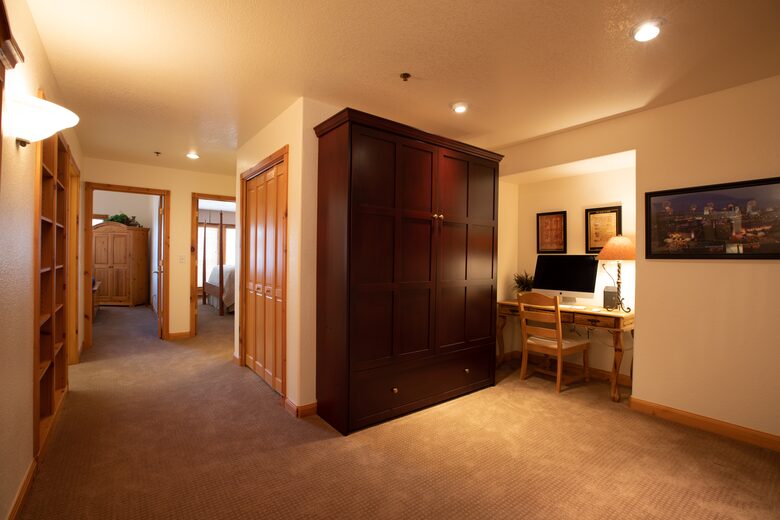 Swiss-Themed Luxurious Townhome - Midway, Utah