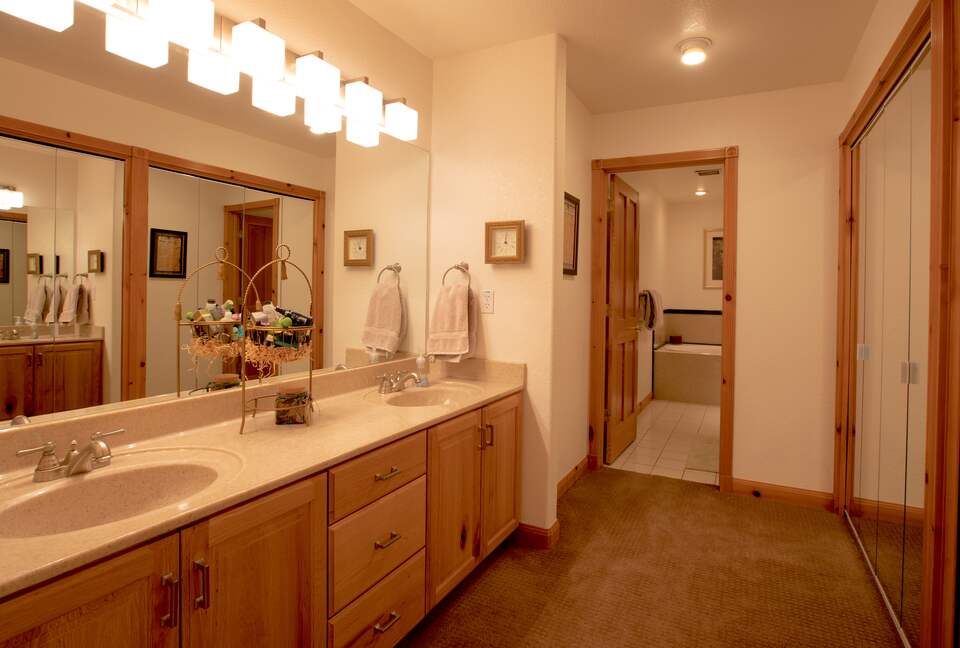 Swiss-Themed Luxurious Townhome - Midway, Utah