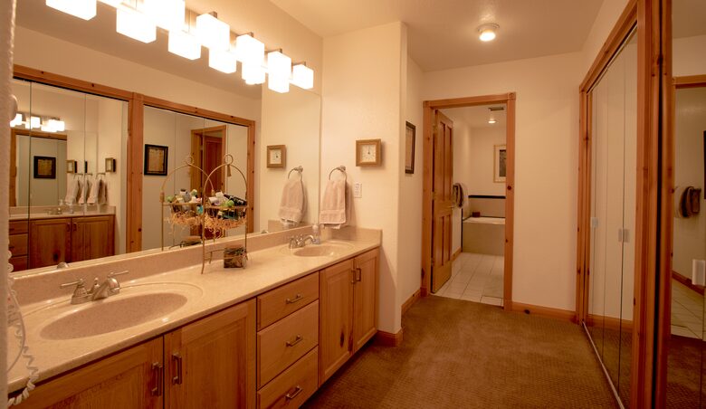 Swiss-Themed Luxurious Townhome - Midway, Utah