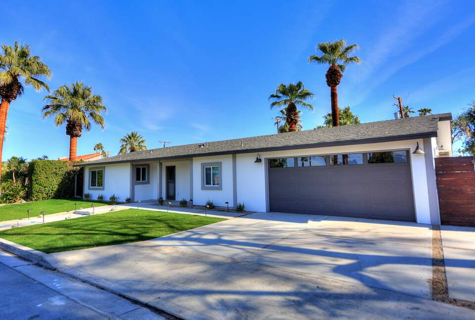 Palm Desert Oasis - Palm Desert, California