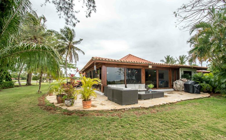 Tres Palmas Villa with gorgeous golf, lake & ocean horizon views - Casa de Campo, Dominican Republic