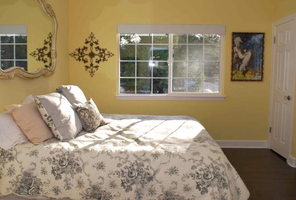 Wine Country Cottage - St. Helena, California