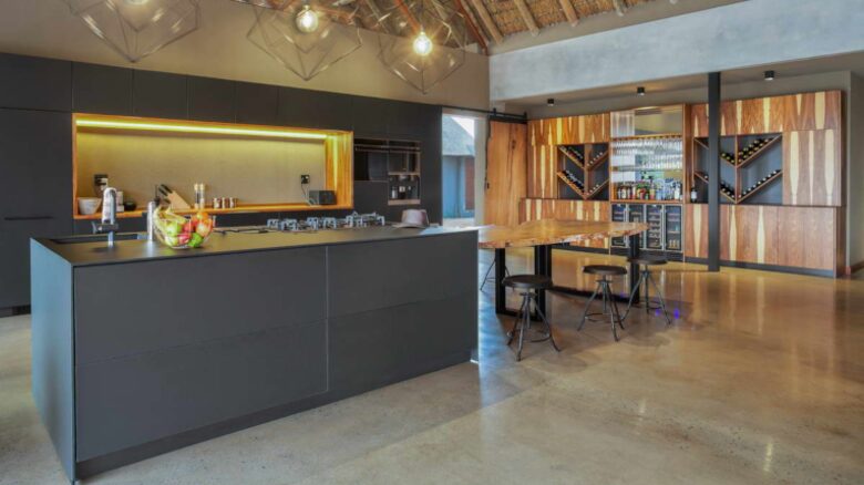 Umganu Lodge (R) - Elephant Point, South Africa