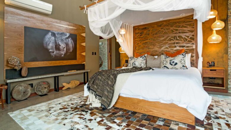 Umganu Lodge (R) - Elephant Point, South Africa