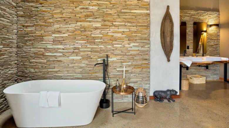 Umganu Lodge (R) - Elephant Point, South Africa